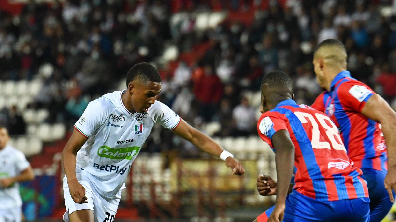 El Once probó y probó, pero sus opciones se fueron en el soplo de un Ciclón