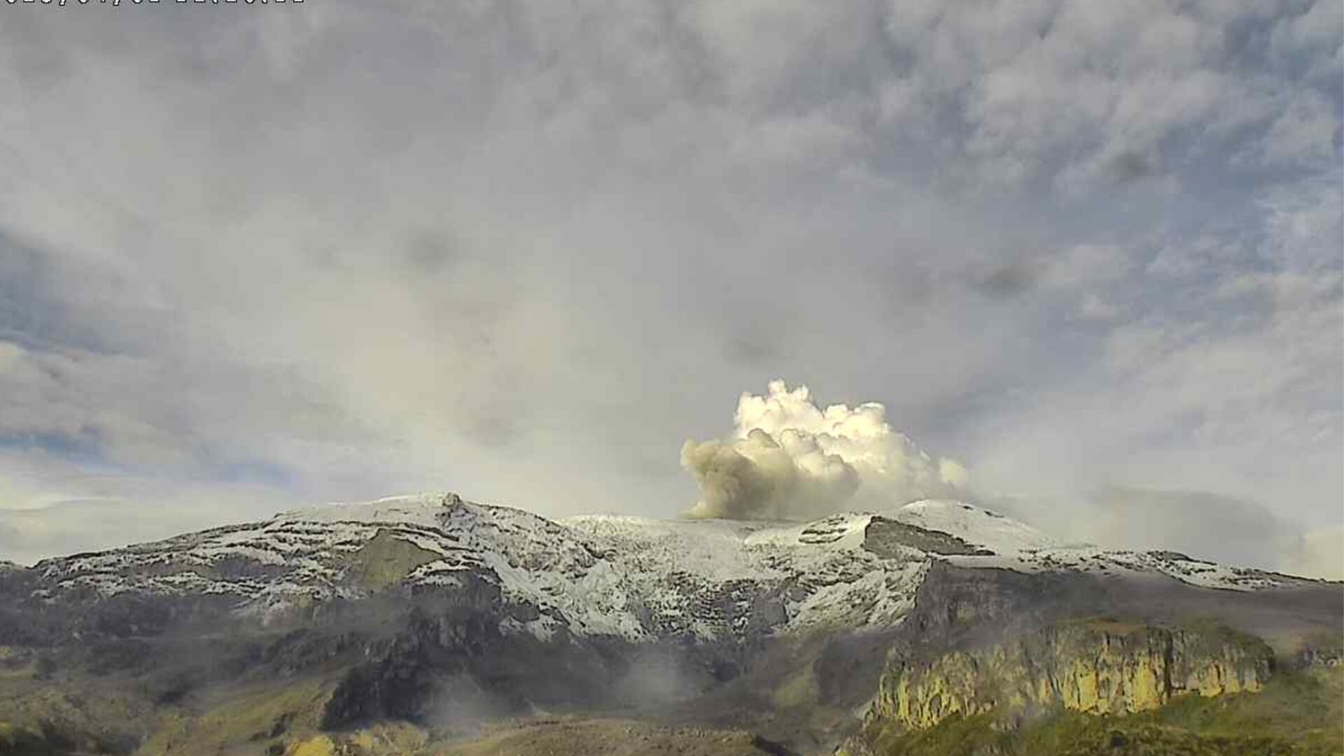 40 familias que viven alrededor del volcán Nevado del Ruiz, serán evacuadas