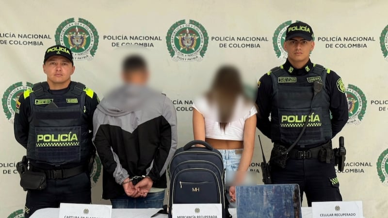 Ladrones trataron de robarse un maletín en Bogotá, pero el contenido los sorprendió y la Policía los capturó