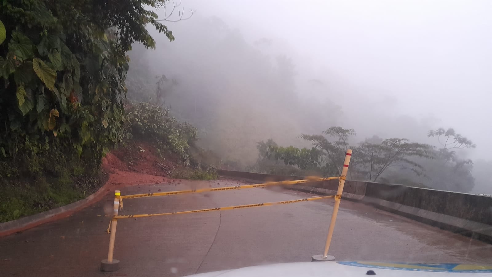 Deslizamiento de tierra en la vía Chocó -Medellín.