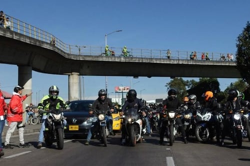 Levantan prohibición de parrillero en moto en la capital