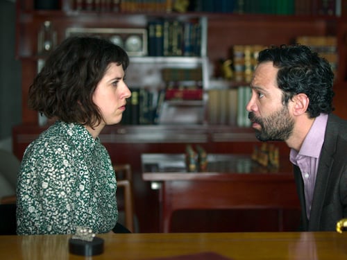 5 series en Netflix que le abren los ojos: los amores a medias no merecen su tiempo