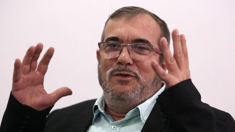 “Solo falta un guiño”: el mensaje de Rodrigo Londoño a paramilitares para lograr la ‘paz total’