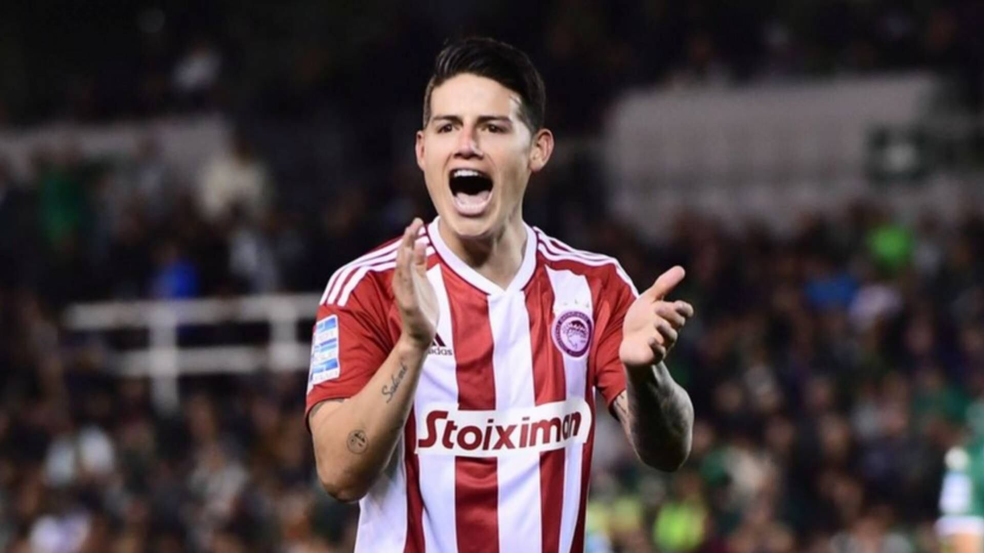 Remate de James Rodríguez en Levadiakos vs. Olympiacos
