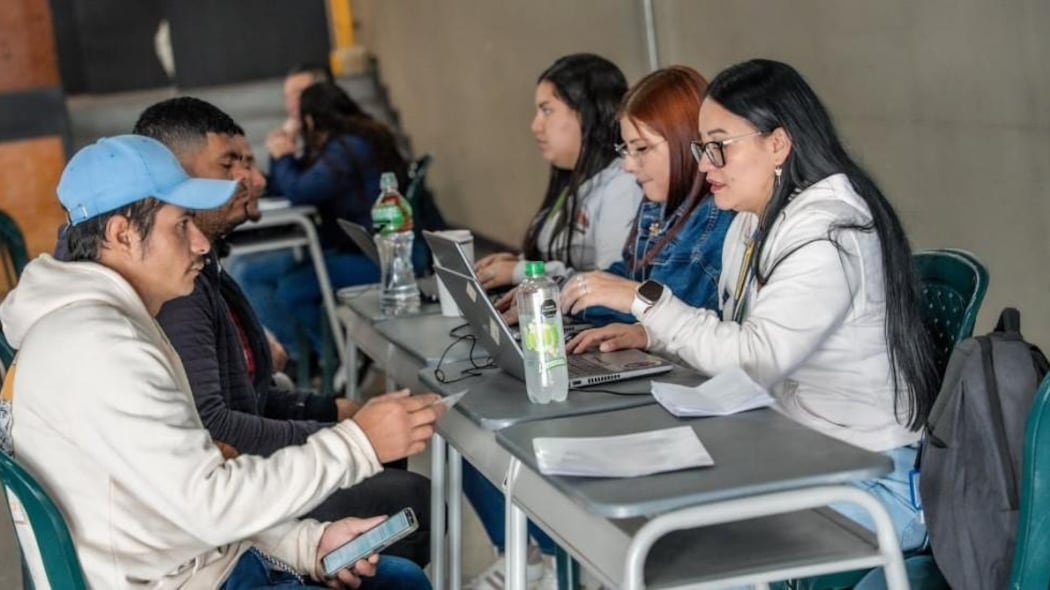 Feria de empleo de la Alcaldía de Bogotá oferta 900 vacantes laborales.