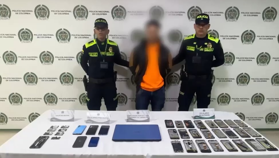 Policía halló celulares robados en popular tienda de Soacha: capturaron al responsable del establecimiento