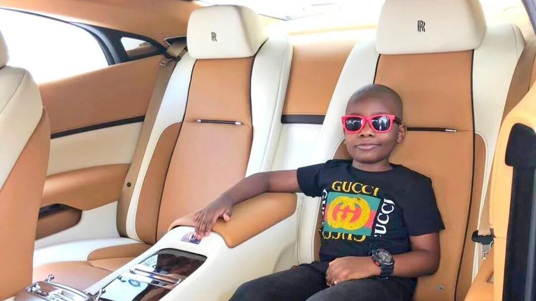 A sus 6 años su padre le regaló una mansión