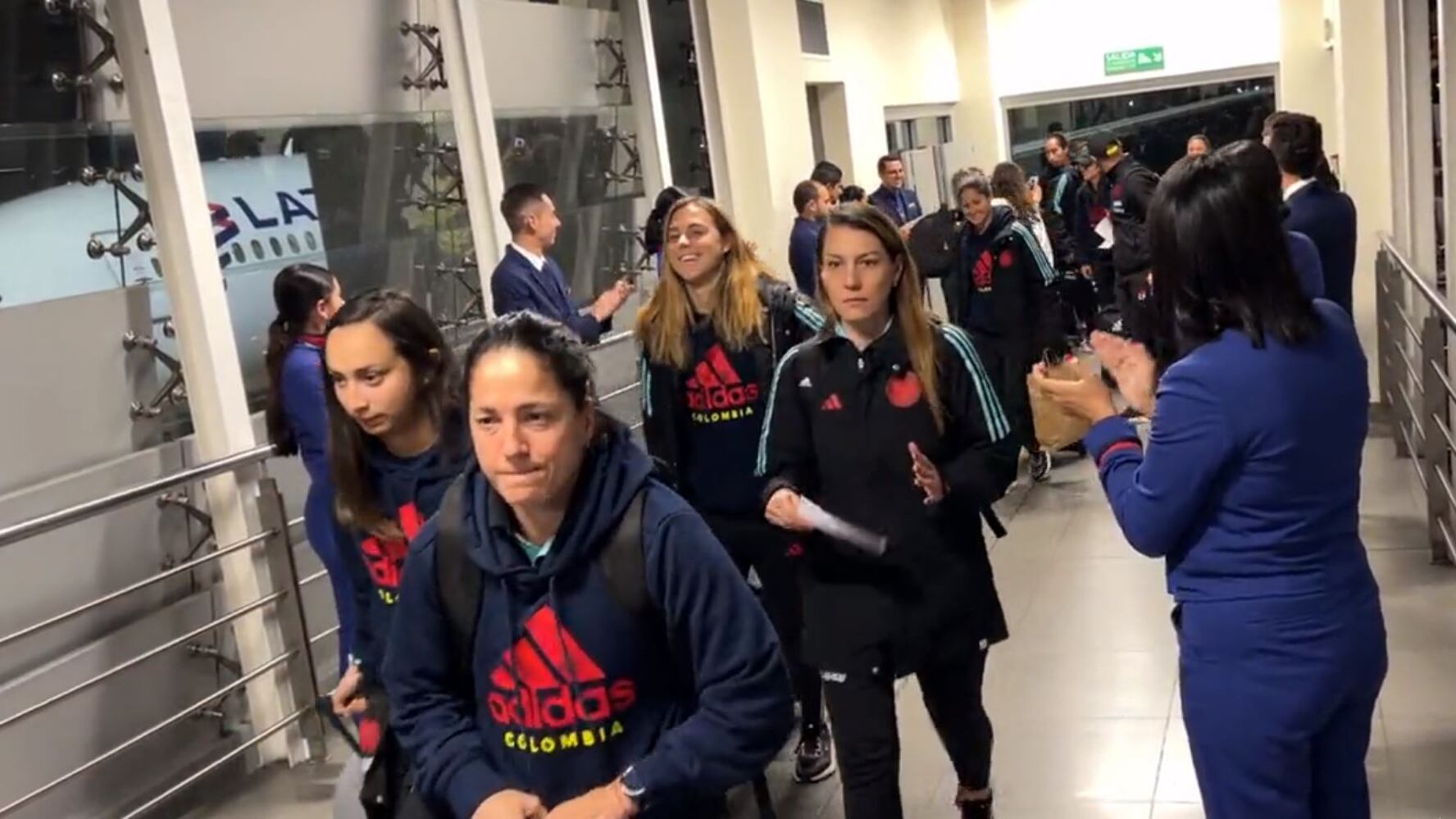 Selección Colombia Femenina vuelve al país con honores tras su participación mundialista