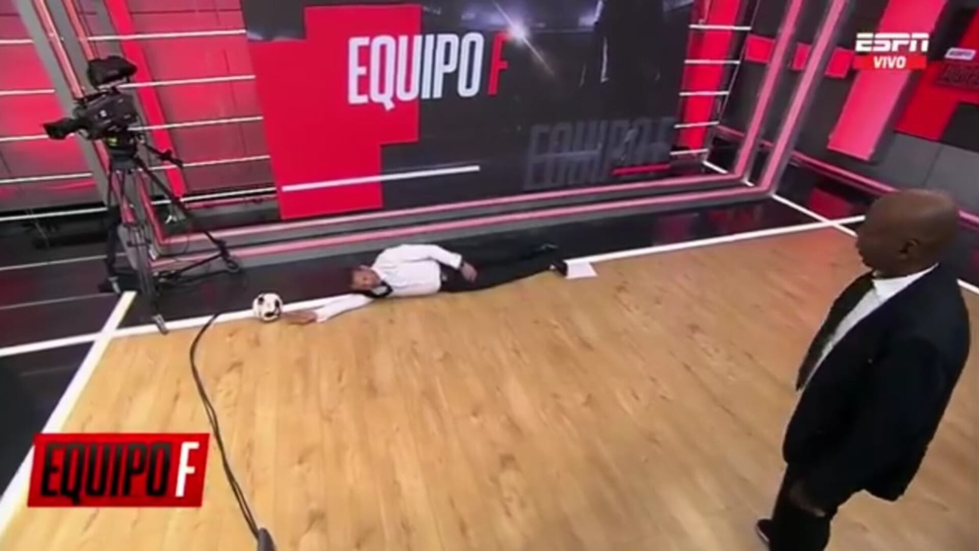 Óscar Córdoba protagonizó gracioso momento en vivo