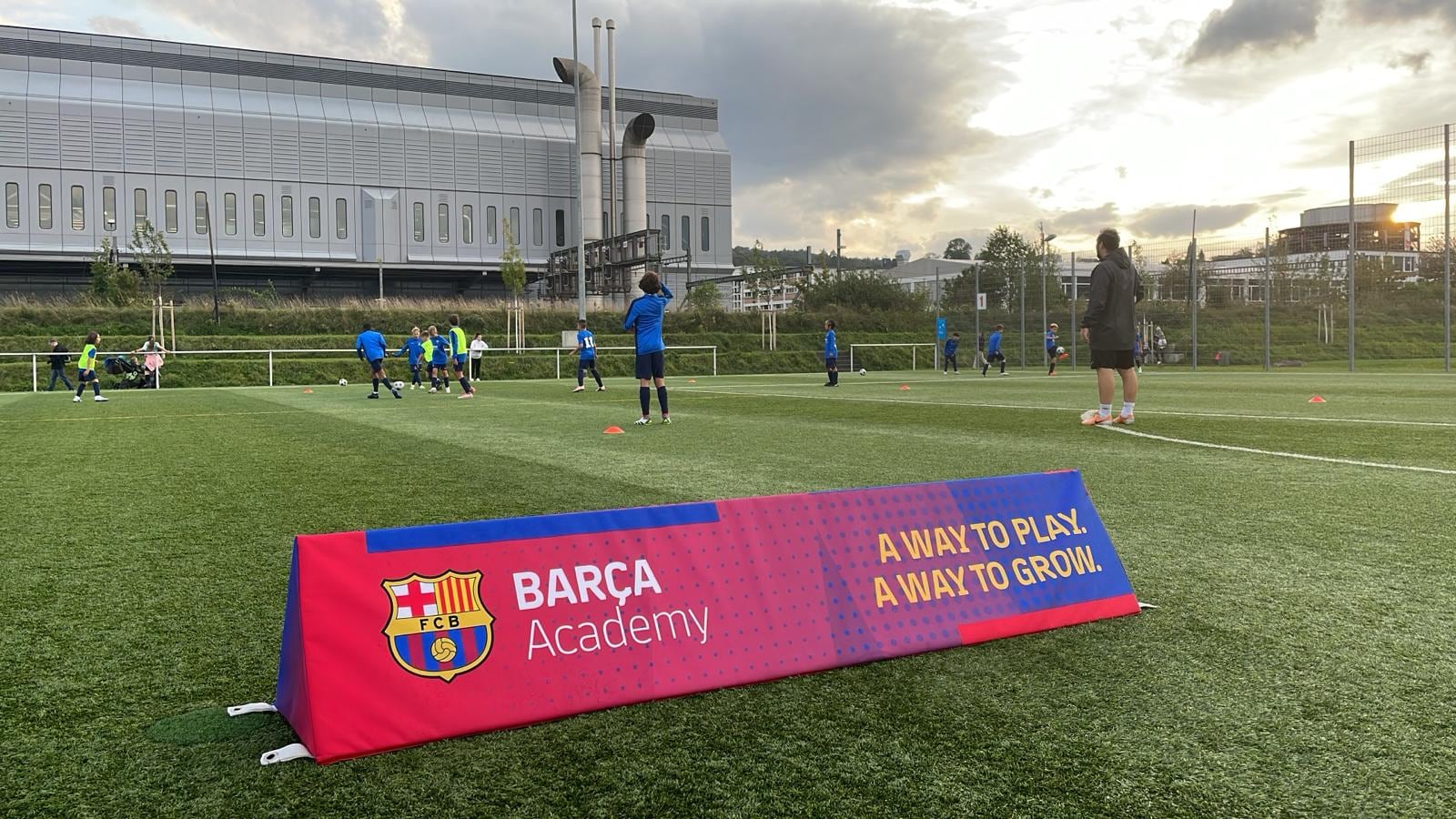 Vuelven los campamentos de la Academia Barça a Barranquilla, Bogotá y Medellín