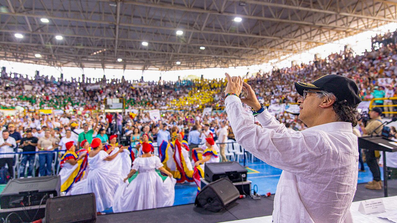 Petro anuncia intenciones de retomar la Asamblea Nacional Constituyente.