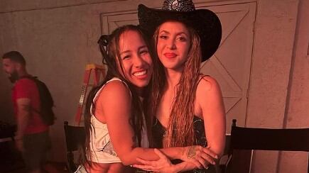 Liz Dany, la coreógrafa colombiana que acompaña a Shakira en el show de la Copa América.