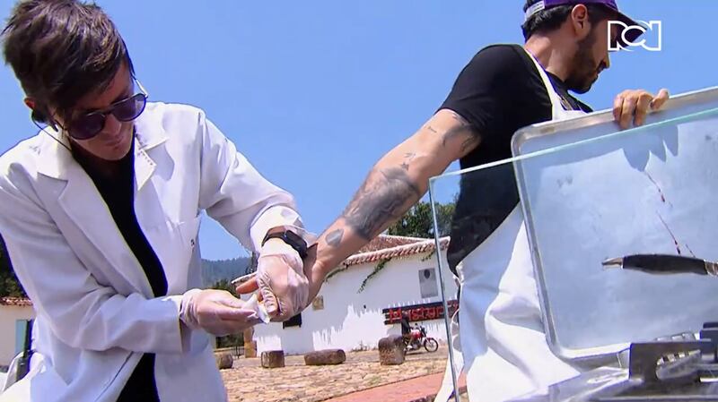 Claudia Bahamón tuvo que aclararle a los televidentes de 'MasterChef Colombia' que la herida del participante fue fuerte y reconocer su valentía.