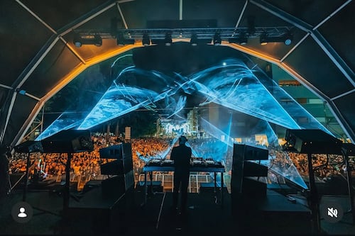 Un rave celestial: Por primera vez en Colombia el sacerdote Guillerme