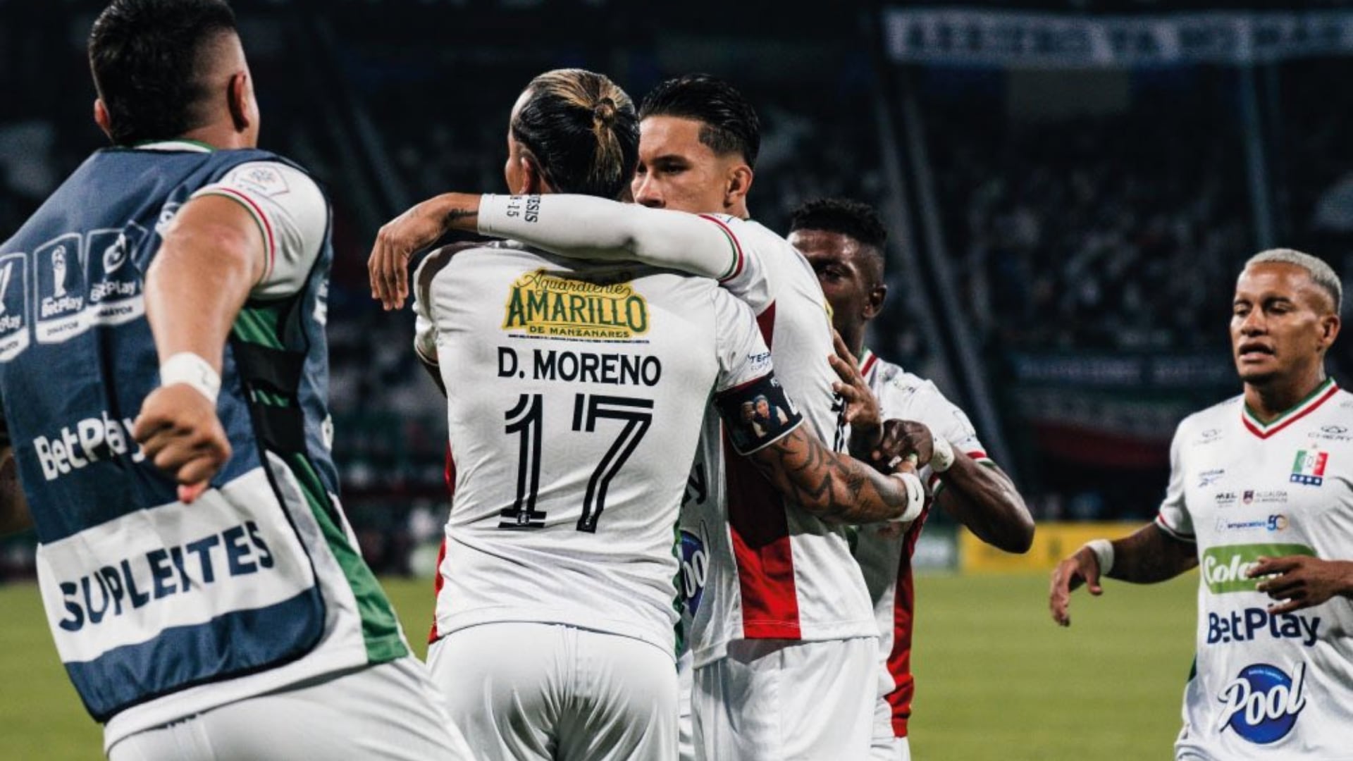 “Uno peleando y otro arrastrado de la borrachera”: Expusieron a tres futbolistas de Once Caldas