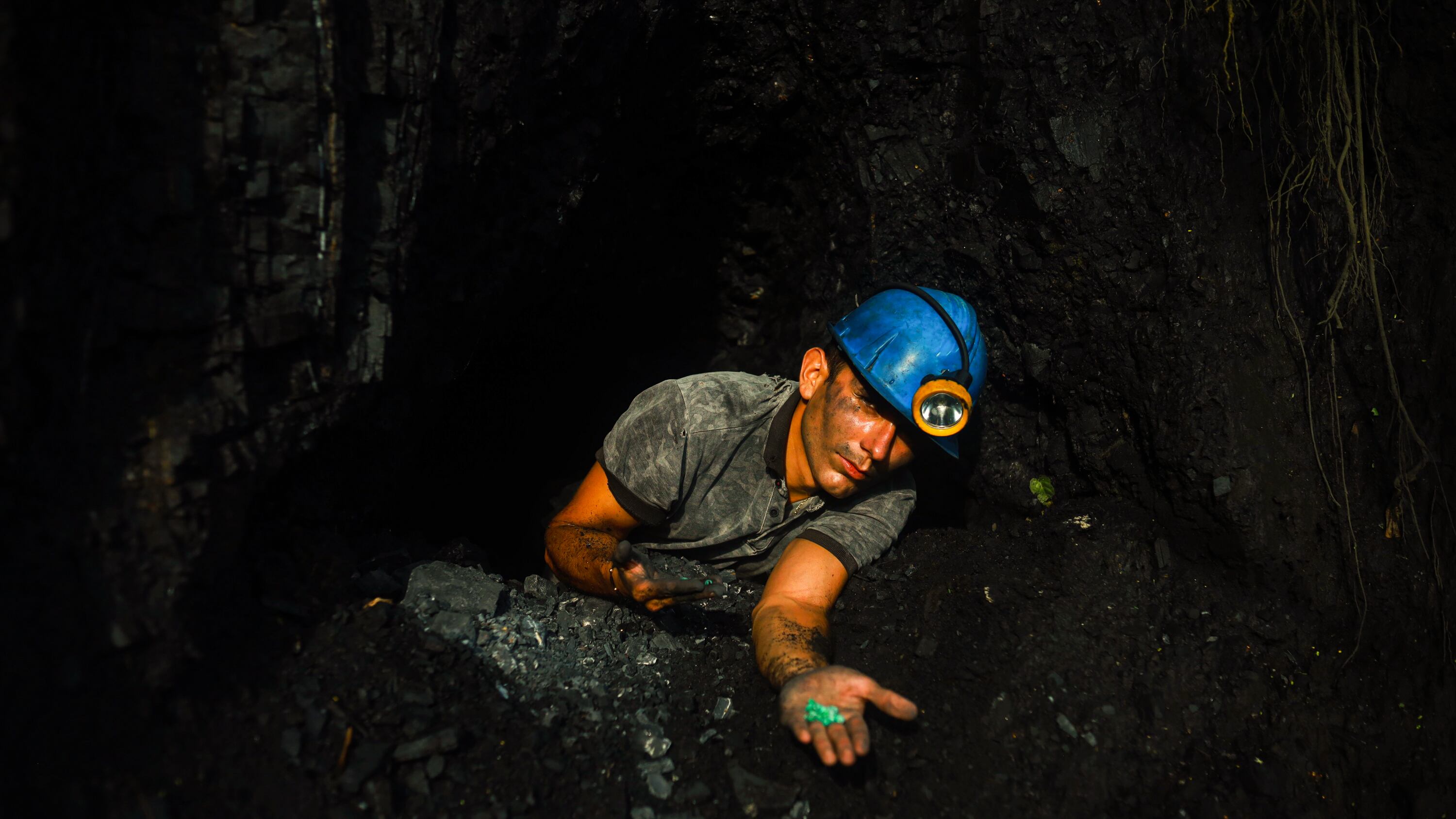 Yair Suárez, "La minería de esmeraldas",