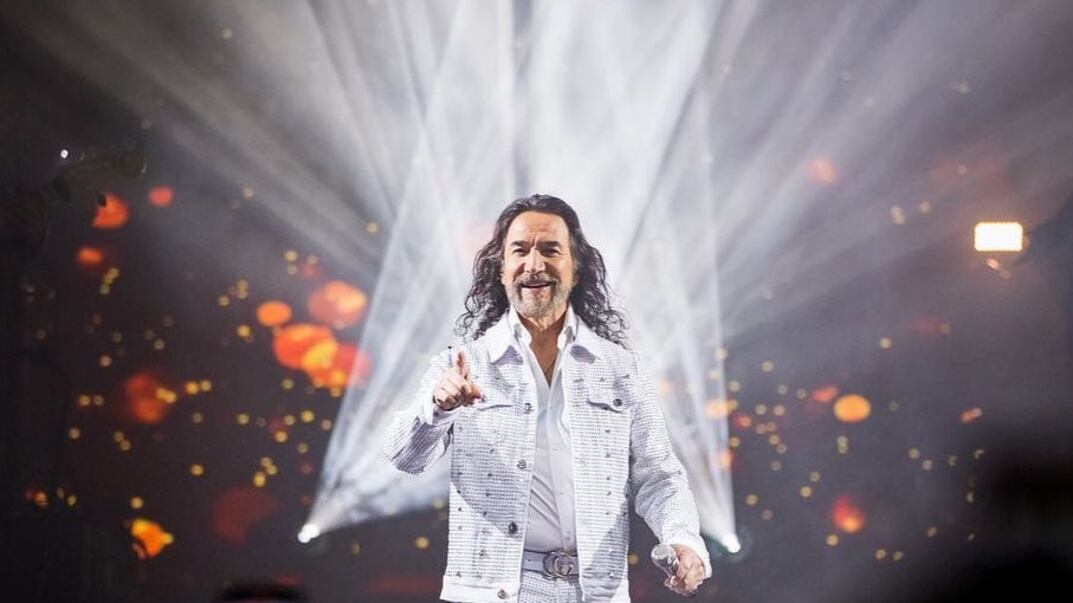 El músico y cantante se ha convertido en la guía espiritual en las cosas del amor y desamor.