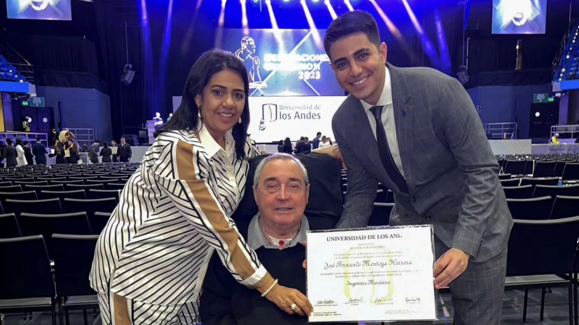 Luis Fernando Montoya se llenó de orgullo  por el grado de su hijo