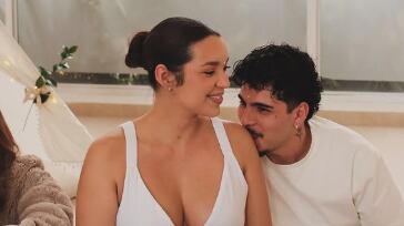 Sebastián Villalobos publicó fotos del nacimiento de su hija Isla