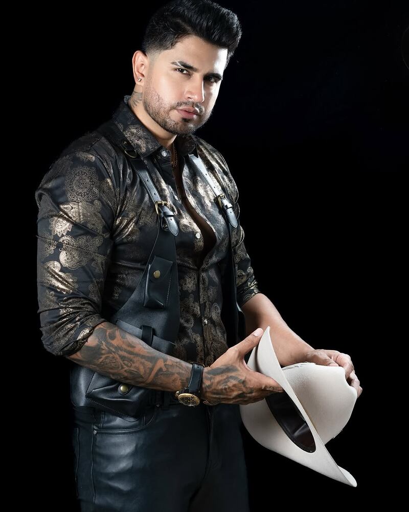 July Grajales le metió la esencia de la Plaza Minorista de Medellín a su versión de ‘Muñeco de Vitrina’