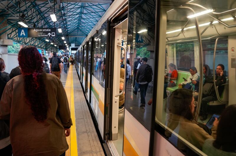 Daño en los rieles del Metro de Medellín.