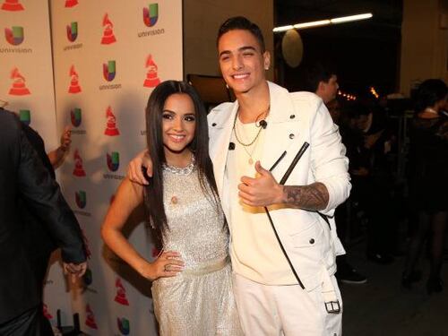 Becky G causa sensación con una antigua foto junto a Maluma
