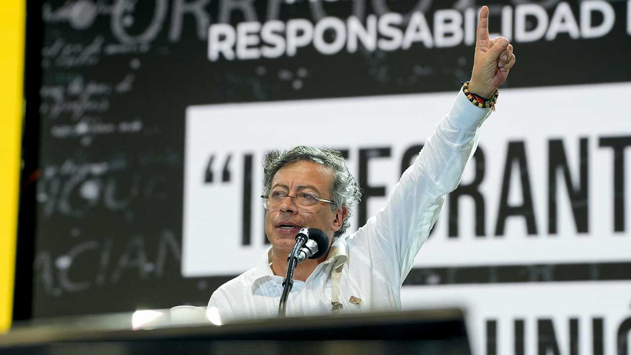 Gustavo Petro pide sanciones para los congresistas que viajaron a Estados Unidos.