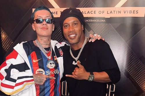 Blessd y Ronaldinho serán los capitanes de un encuentro de estrellas en Medellín