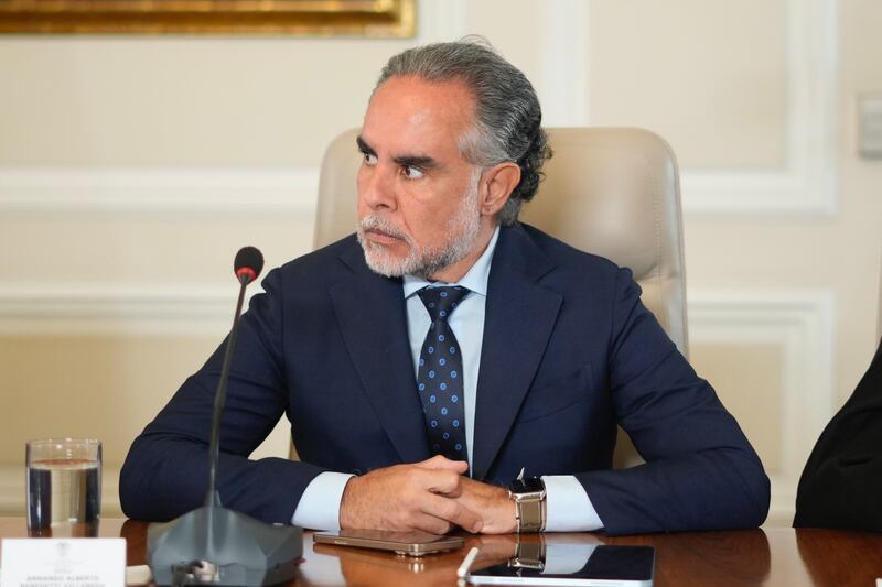 Armando Benedetti asegura que nadie lo saca de ahí.