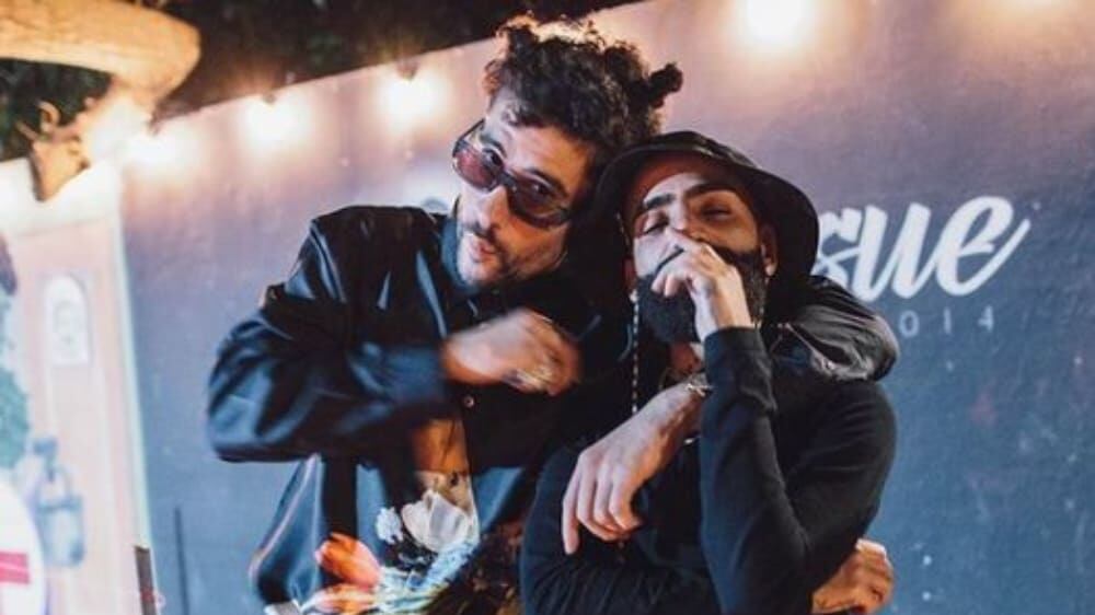 Los cantantes de reguetón Bad Bunny y Arcángel.