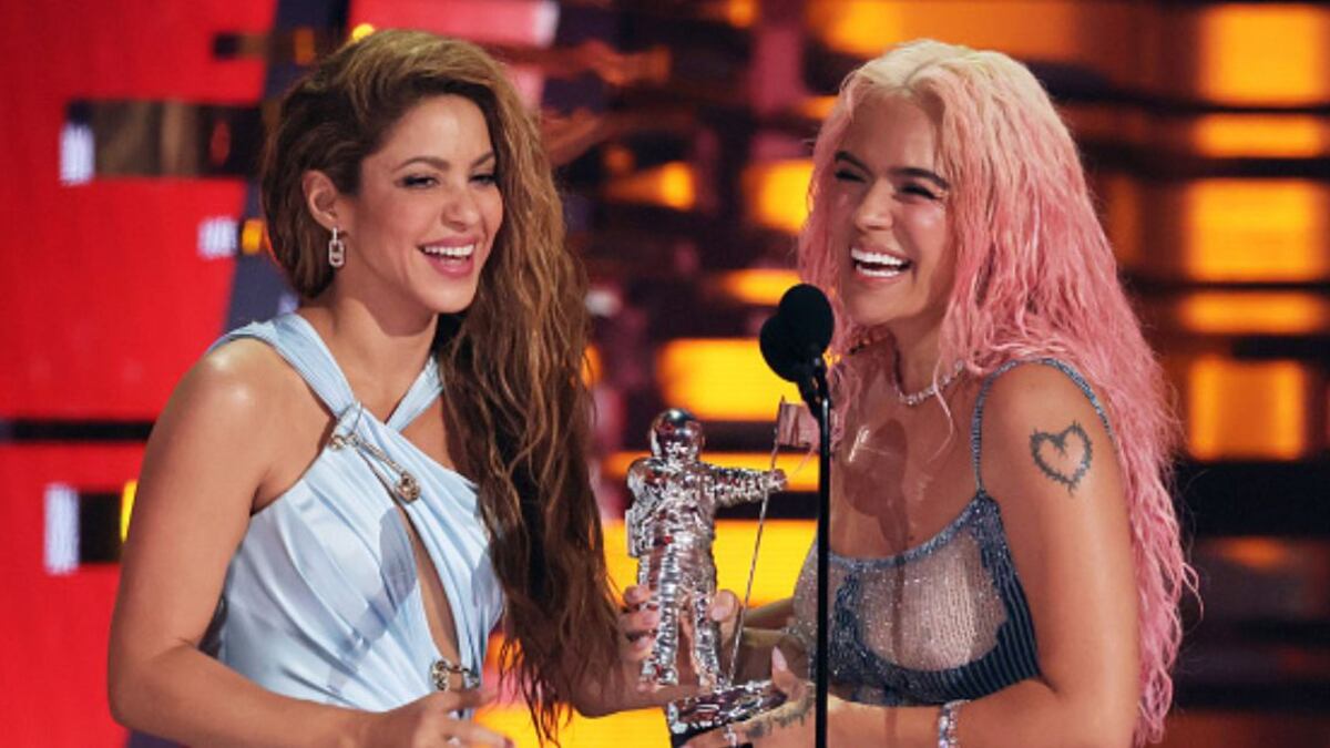 ¿Karol G fue plantada por Shakira? Fans esperaban cierre con TQG pero una de las dos se habría negado a estar juntas