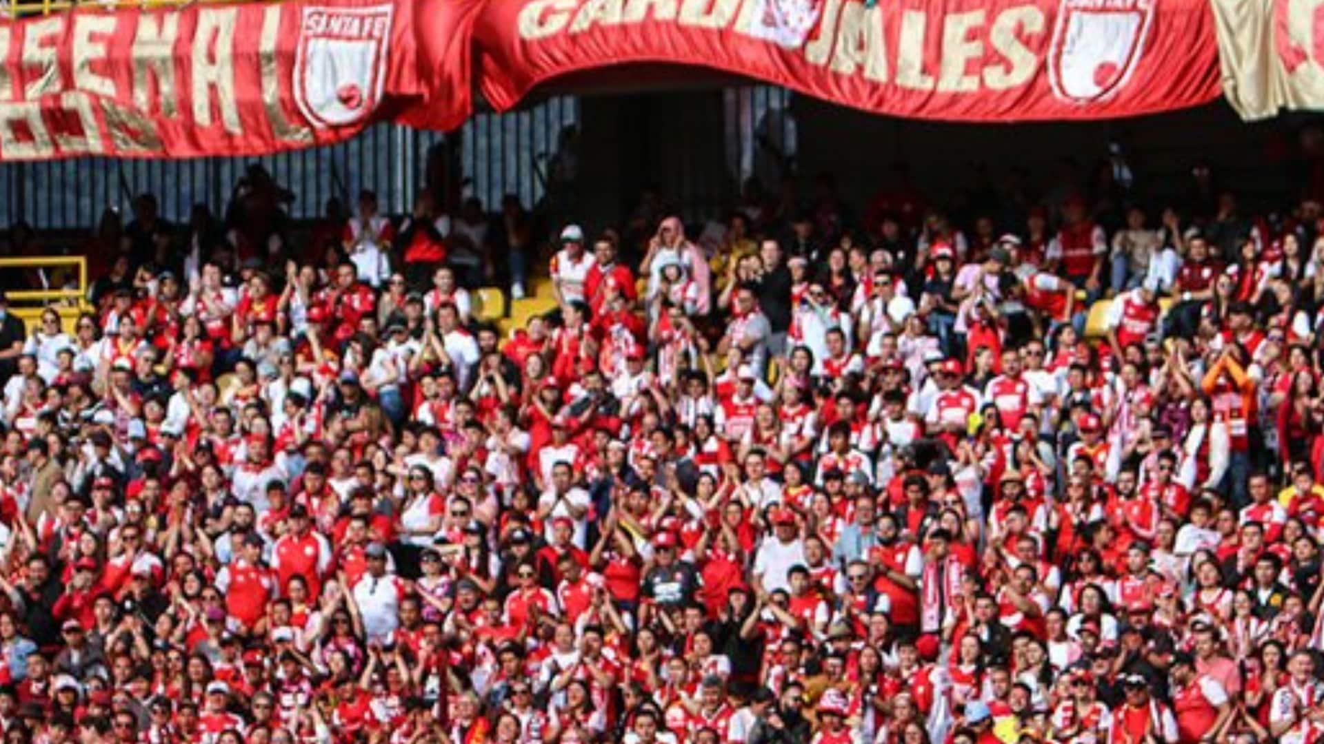 Hinchas de Millonarios editaron una imagen y provocaron muchas burlas contra Santa Fe.
