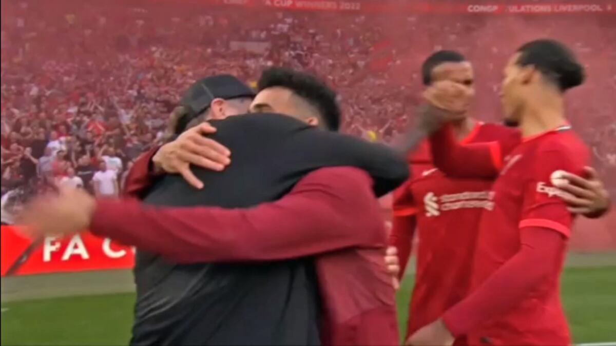 Luis Díaz es el favorito de Klopp: conmovedor abrazo para celebrar el título