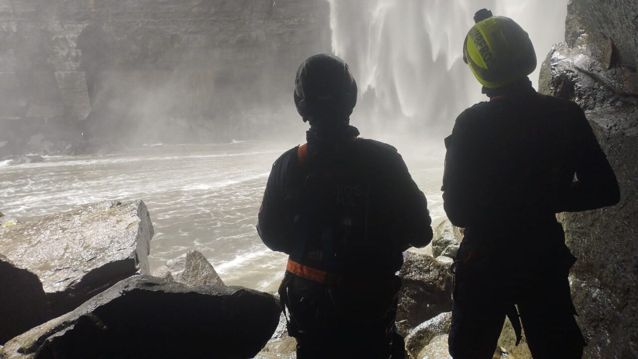 Rescate de joven que se lanzó al vacío en el Salto del Tequendama.