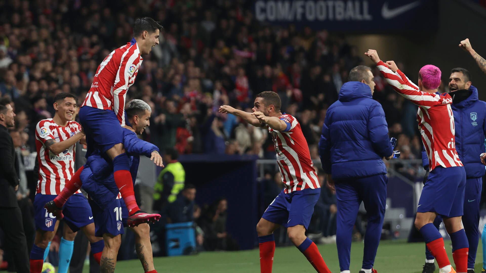 A Ángel Correa le validaron un gol cuando estaba en la banca de suplentes