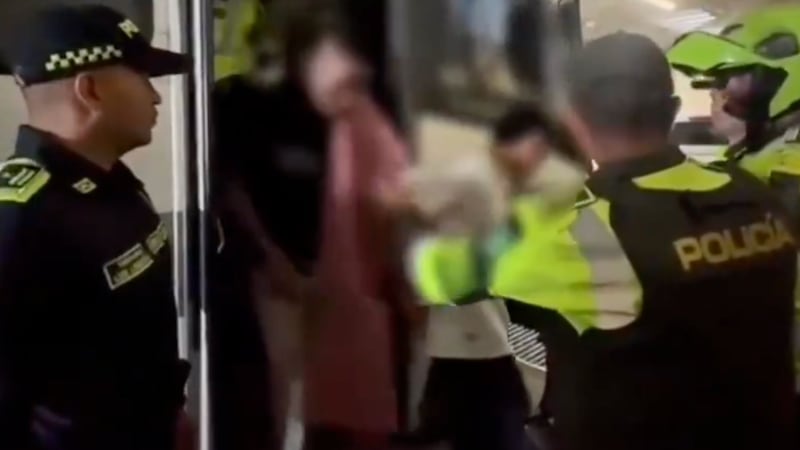 12 niños rescatados y 21 capturados: duro golpe a la red de reclutamiento de ‘Iván Mordisco’