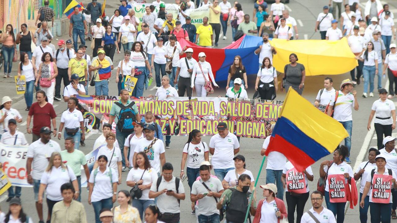 Manifestación en Cali a favor de las reformas de Gustavo Petro