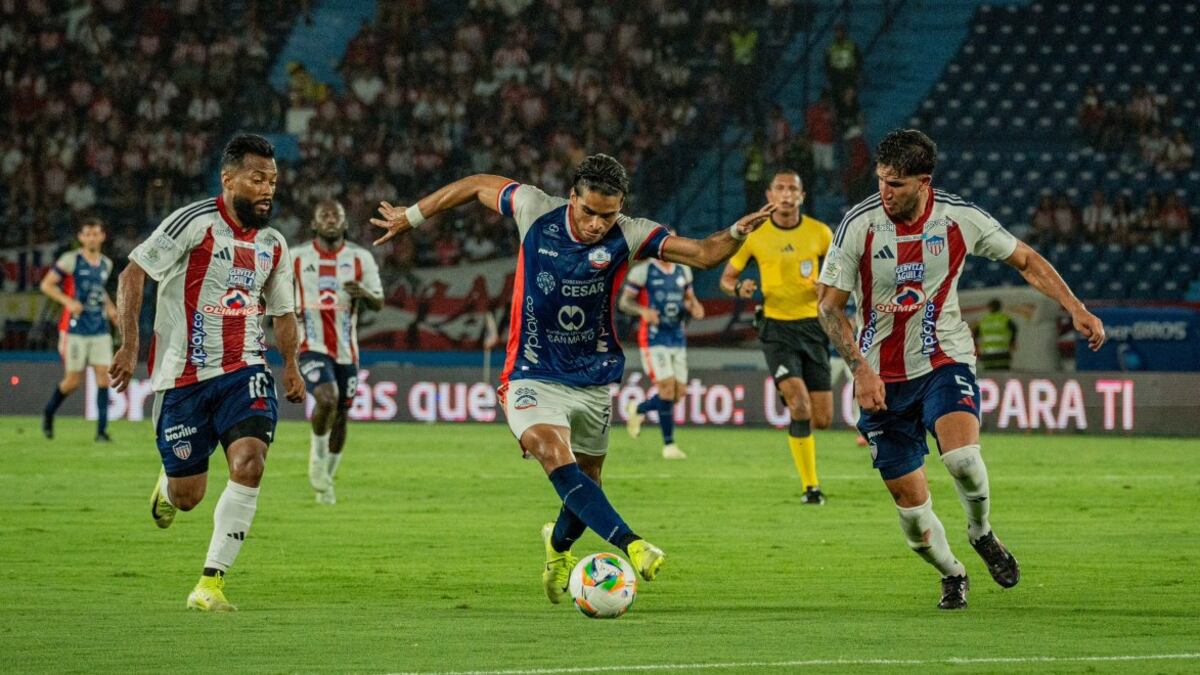 Junior cometió error con su camiseta y recordó el ‘Flacao’ de Manchester United con Falcao