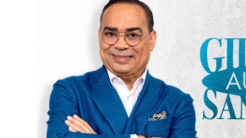 Gilberto Santa Rosa llega a Bogotá a inicios de 2024 con su gira ‘Auténtico’