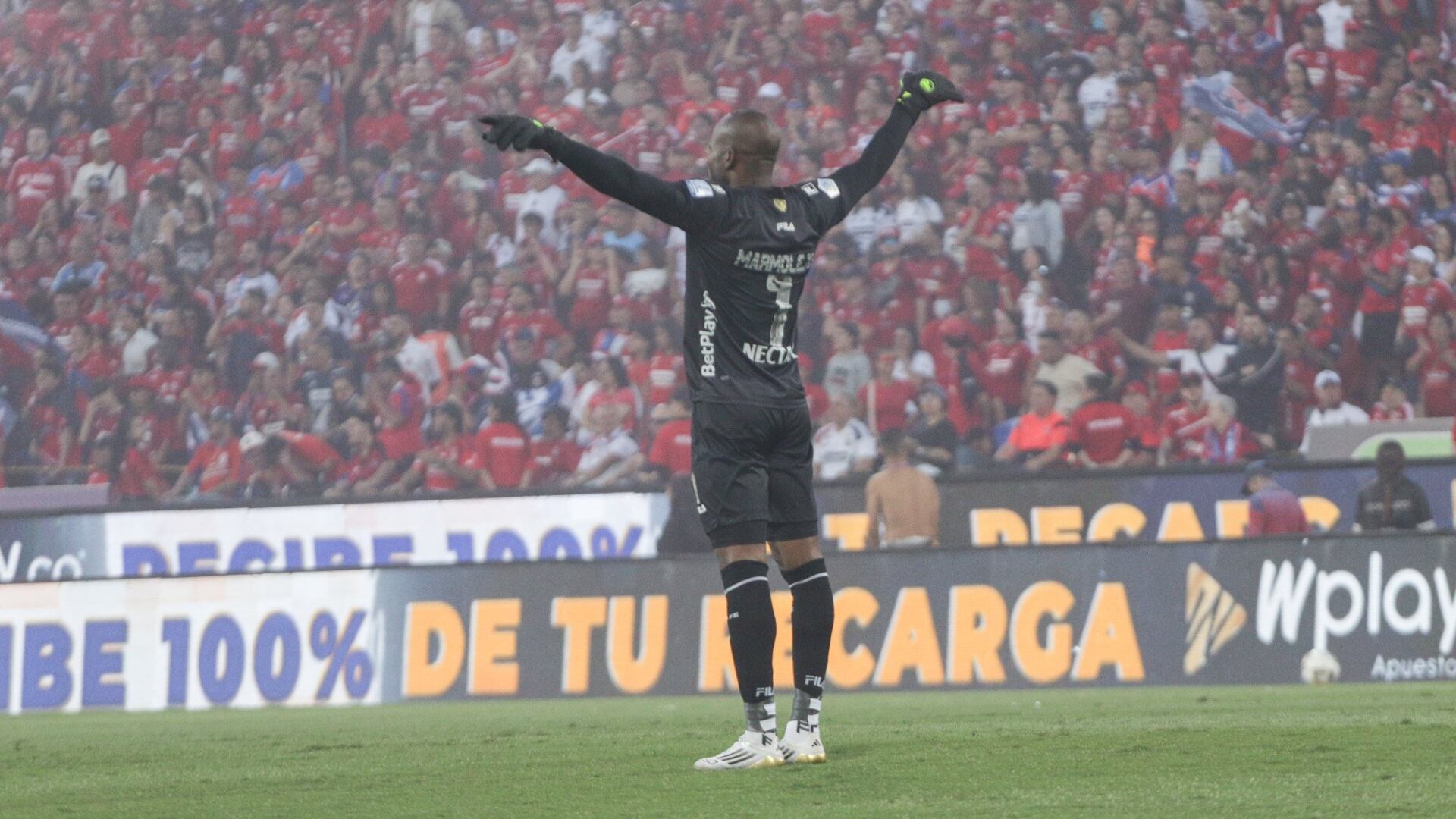 “Los arqueros negros no les gustan”, Mosquera Marmolejo echó al agua al Medellín y los dejó mal parados