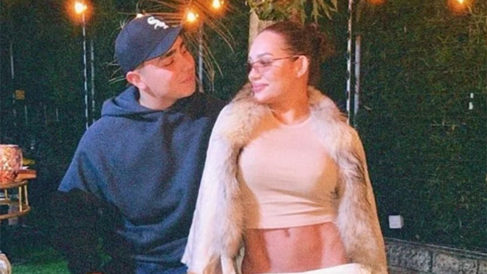 Andrea Valdiri es criticada por mostrarse muy fingida ante su esposo Felipe Saruma.