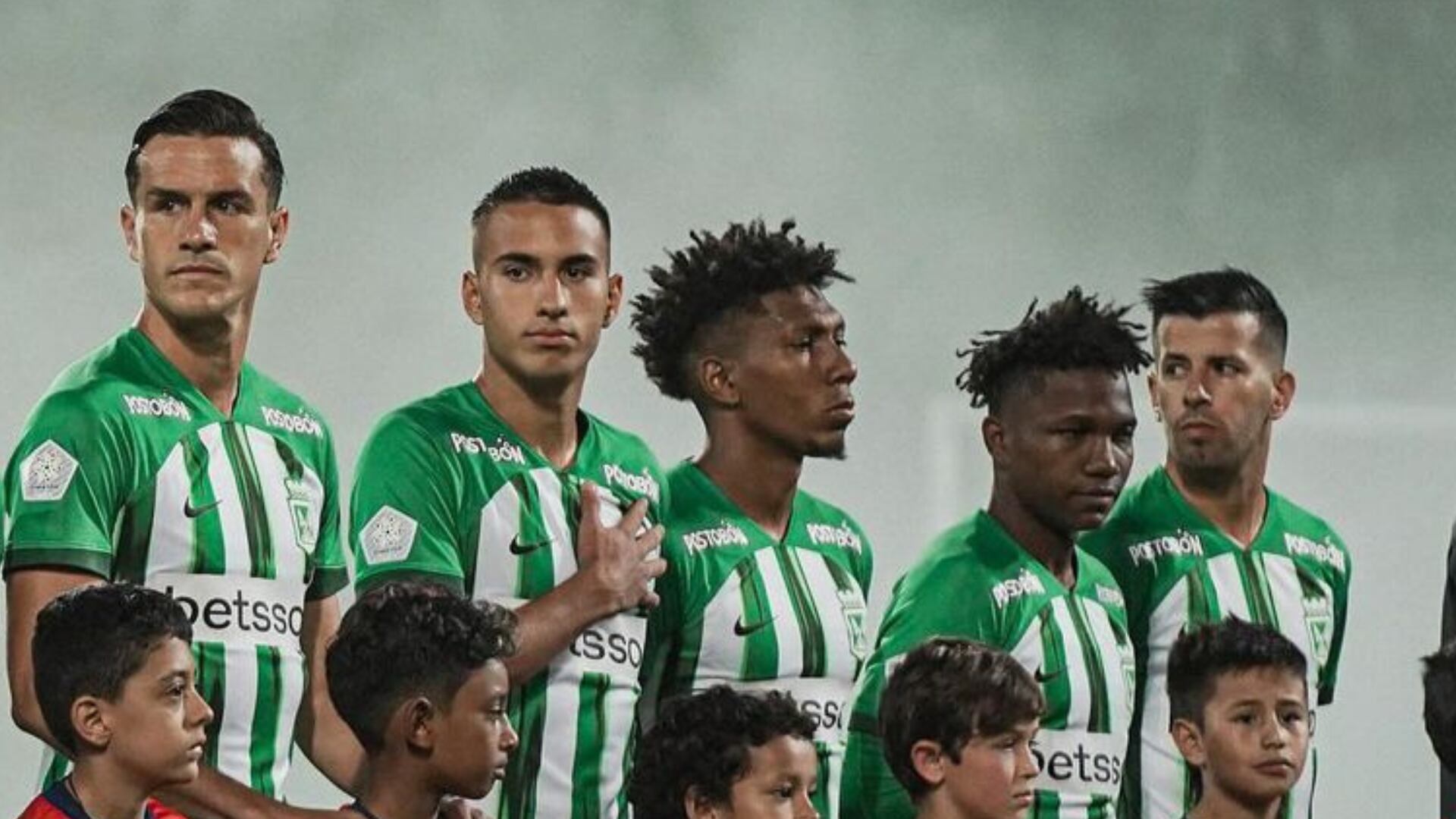 Jugador de Atlético Nacional sufrió terrible lesión y los hinchas están preocupados