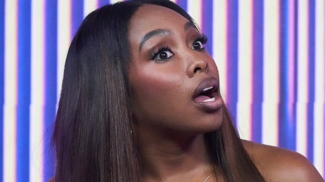 La presentadora Karen Sevillano lleva varios días ausente en 'El After' de 'La Casa de los Famosos Colombia' y ya respondió a su reemplazo.