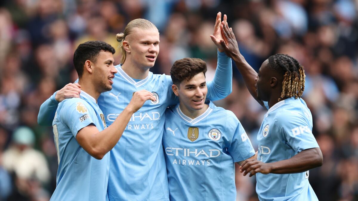 Jugador de Manchester City fue detenido en España por sustraer un celular