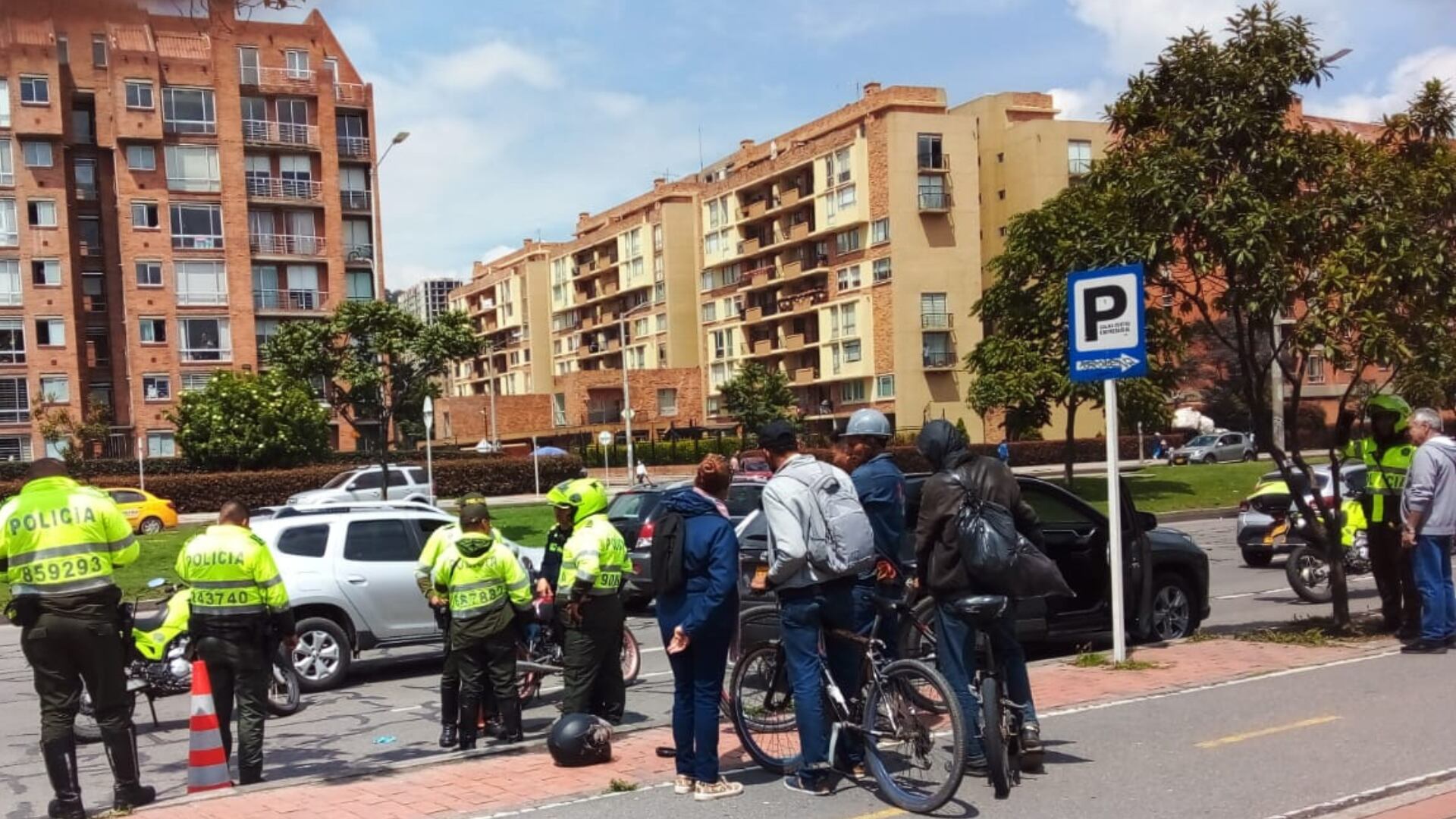 Twitter: @elizabethpardoc