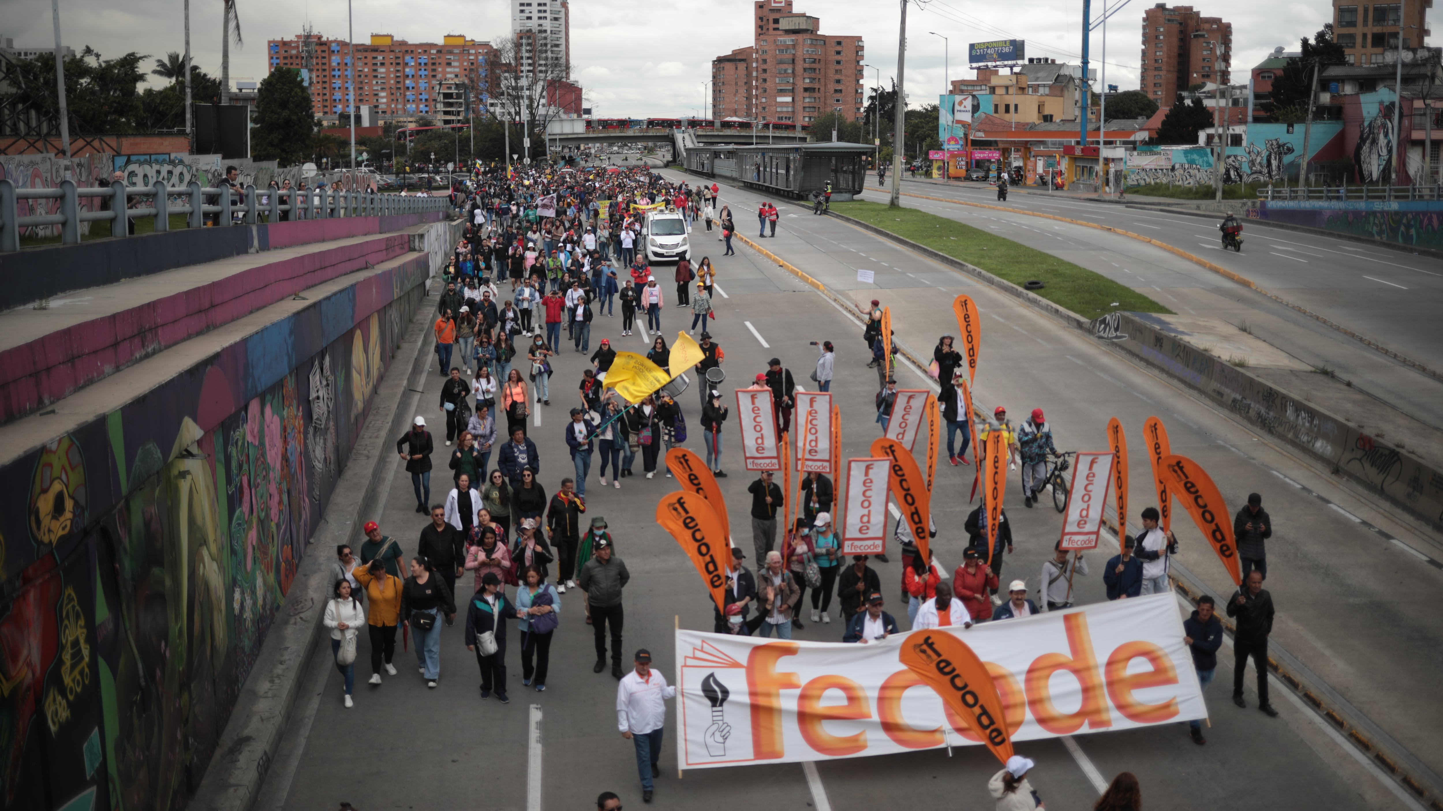 Marcha de profesores en el marco del Paro Nacional convocado por Fecode