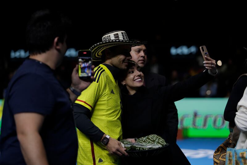 Rafael Nadal VS Casper Ruud durante su juego de exhibición en el Coliseo Live en Bogotá.
