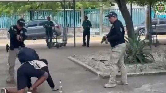 Circular roja de interpol.