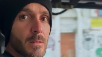 Tal como lo recrean en el video Tatán y Maleja son muchas las personas que viven esta realidad a diario en su relación.