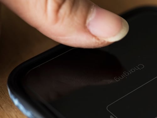 Cargar el celular durante la noche: ¿Por qué no recomiendan esta práctica?